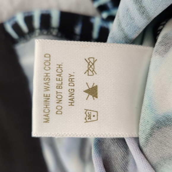 Time Line polyester blouse - Picture 7 of 8